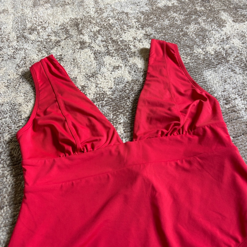 Andie | the Mykonos 1 piece plunge swimsuit in cherry red - Picture 11 of 16